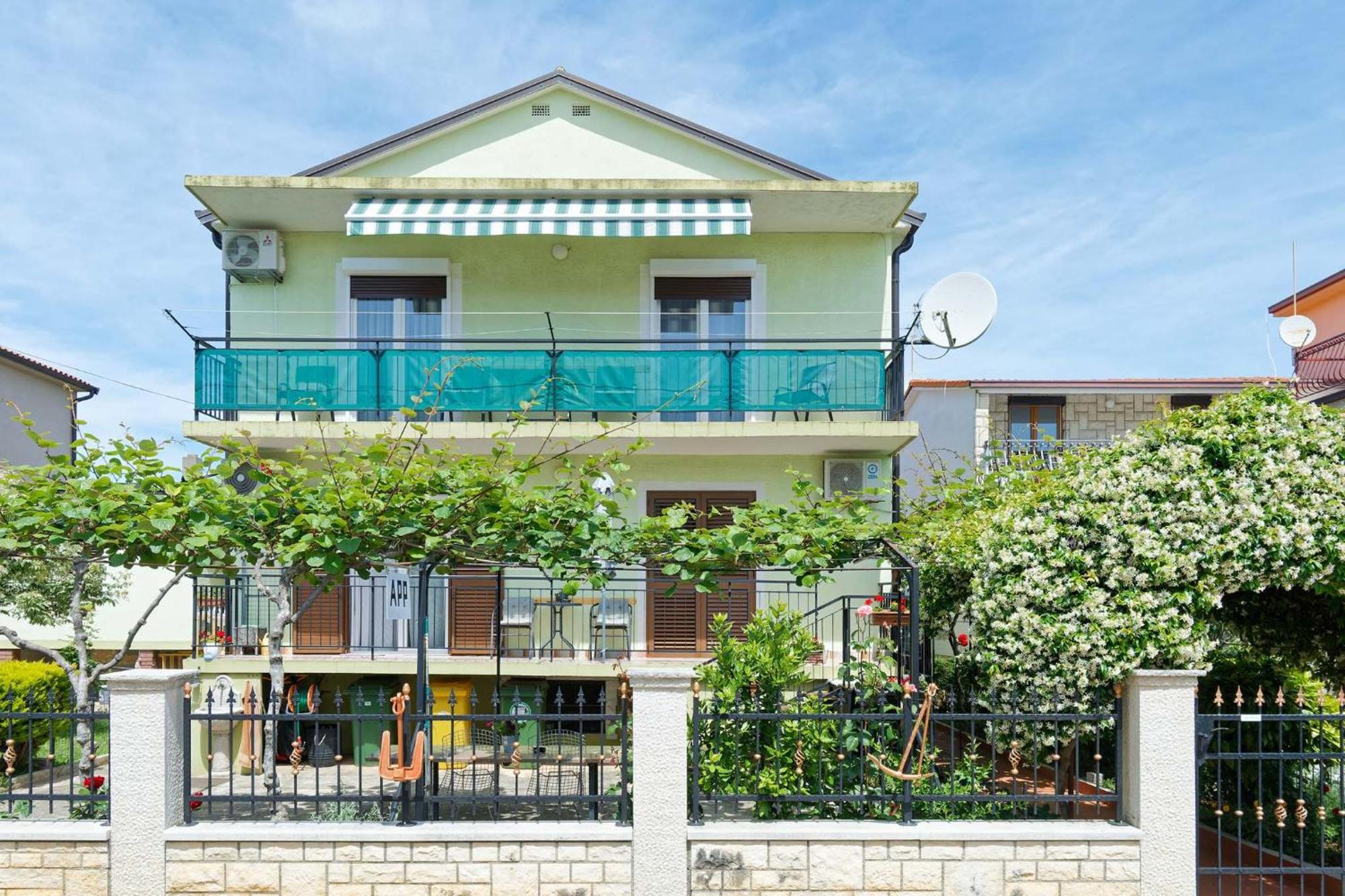 Apartments Grassi By Rent Istria อูมัค ภายนอก รูปภาพ