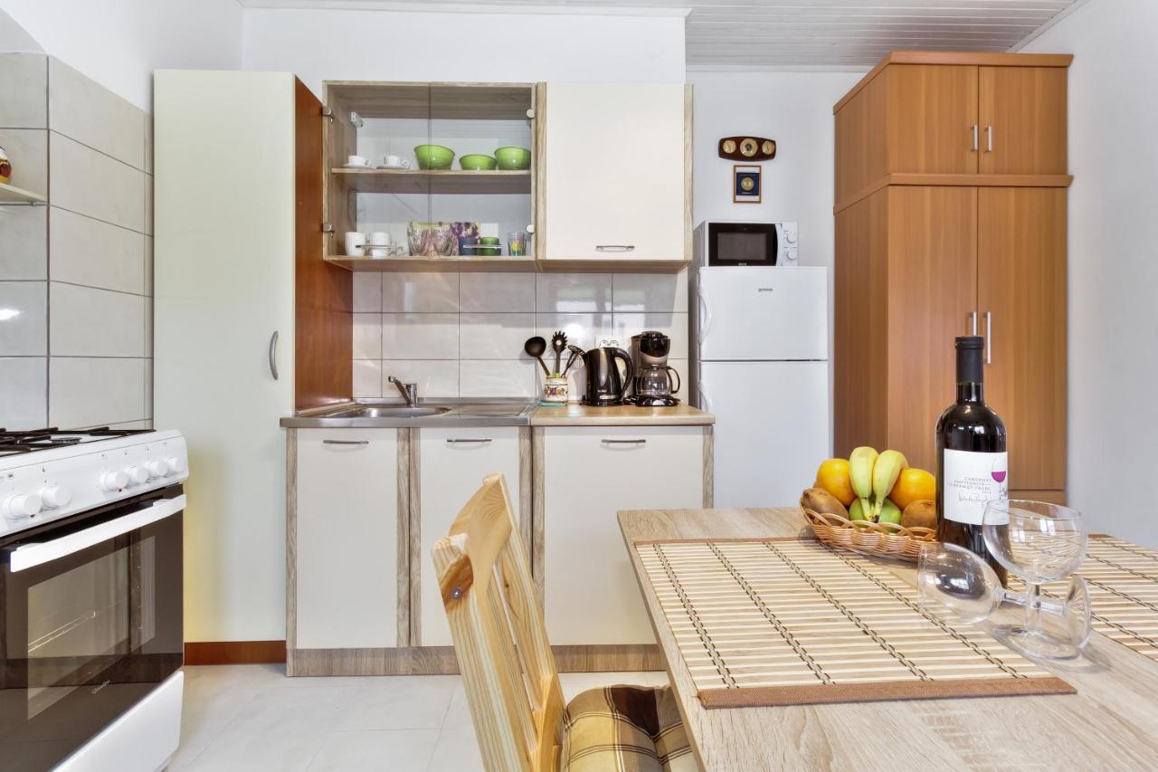 Apartments Grassi By Rent Istria อูมัค ภายนอก รูปภาพ