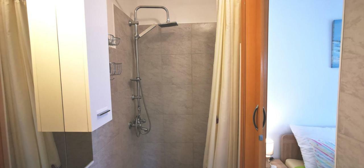 Apartments Grassi By Rent Istria อูมัค ภายนอก รูปภาพ