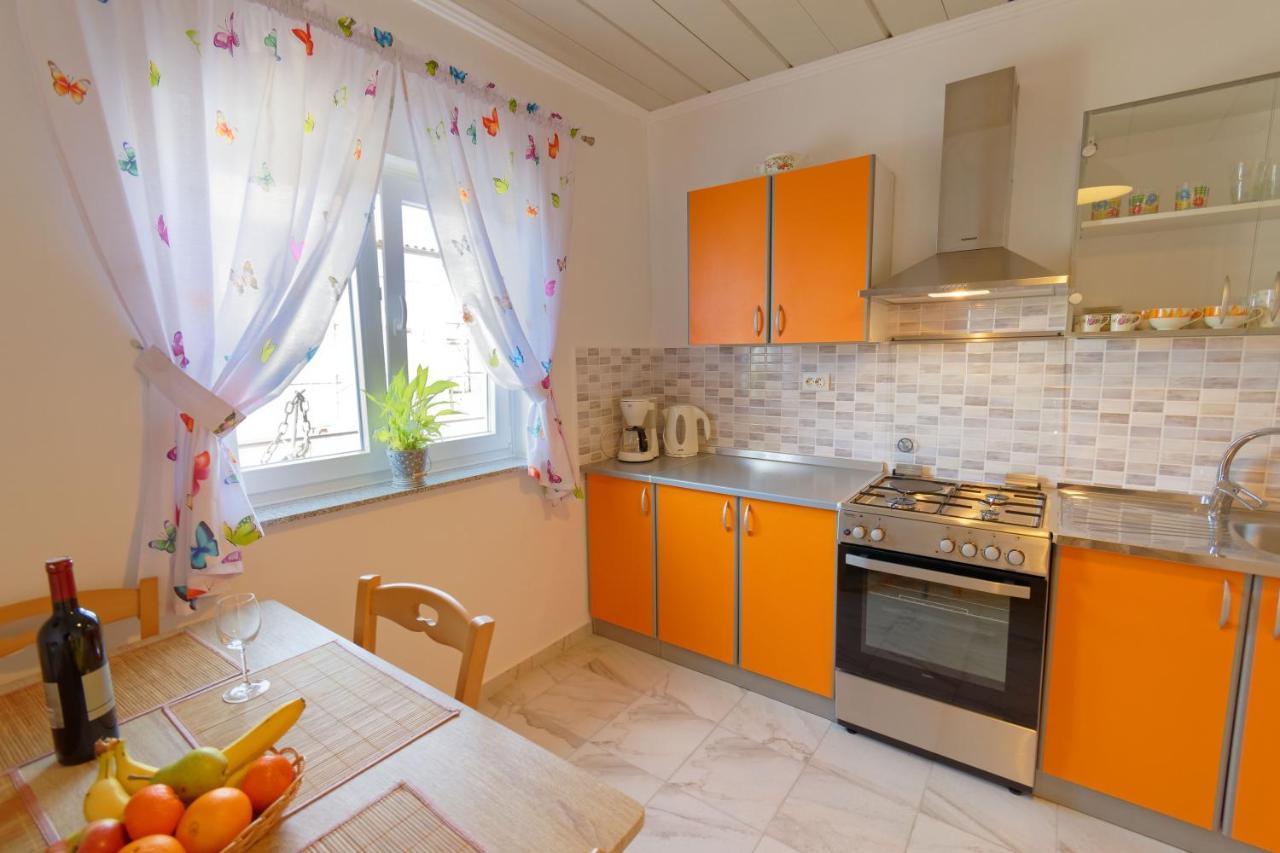 Apartments Grassi By Rent Istria อูมัค ภายนอก รูปภาพ
