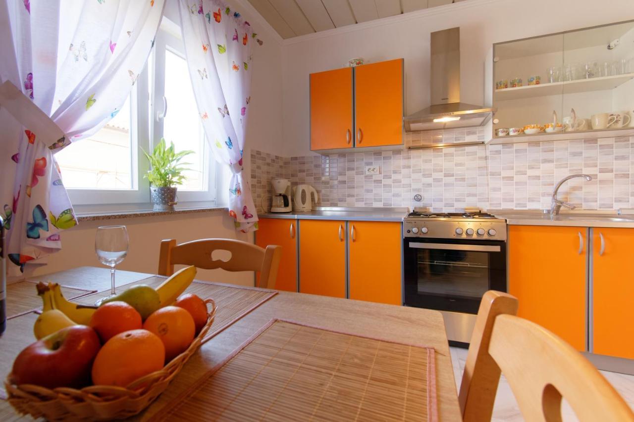 Apartments Grassi By Rent Istria อูมัค ภายนอก รูปภาพ