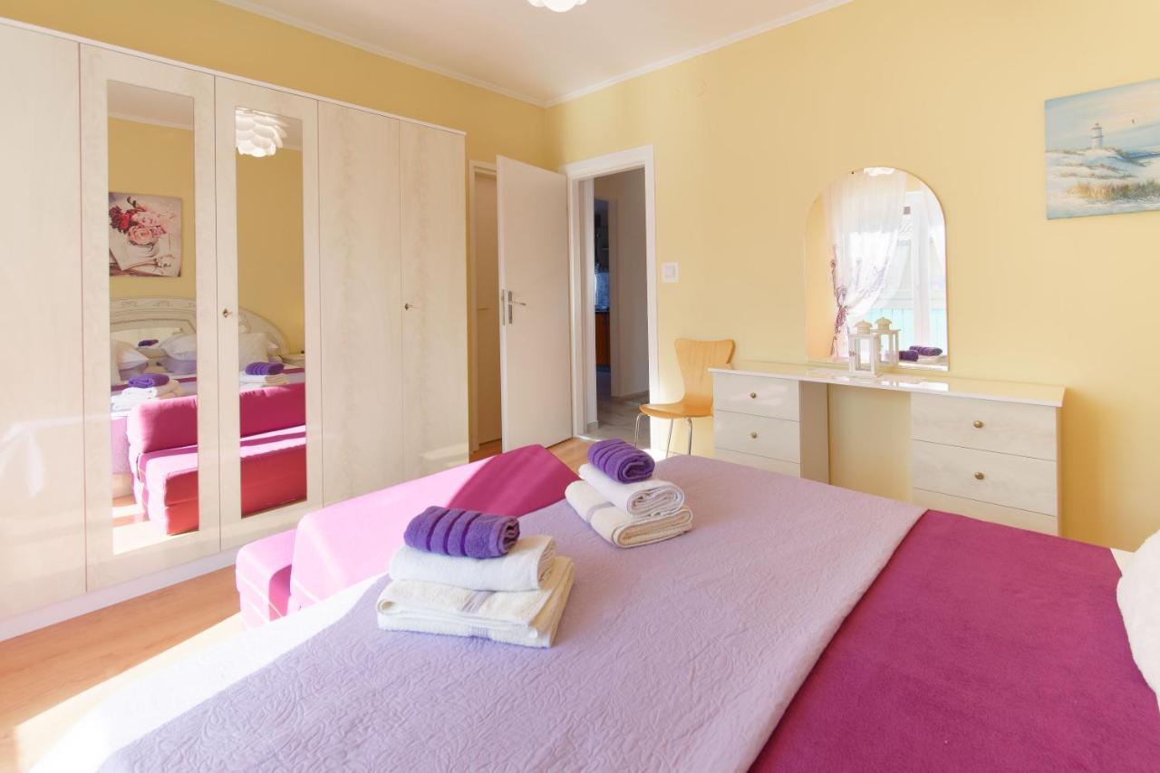 Apartments Grassi By Rent Istria อูมัค ภายนอก รูปภาพ