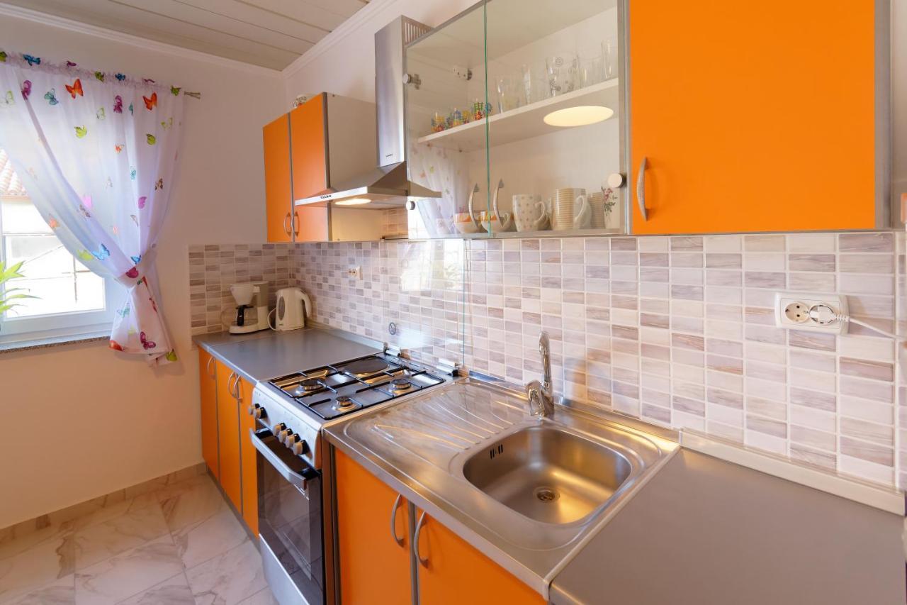 Apartments Grassi By Rent Istria อูมัค ภายนอก รูปภาพ